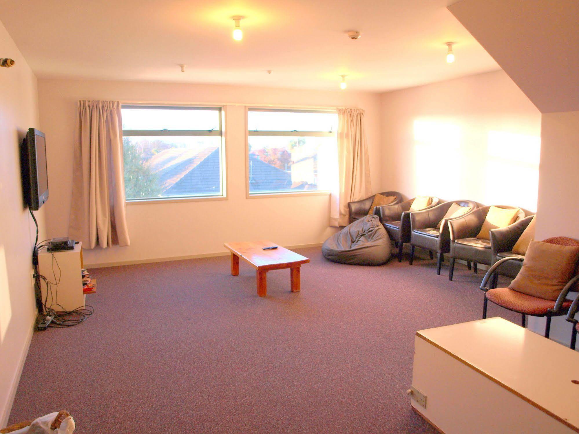 Kiwi House Hostel Крайстчёрч Экстерьер фото