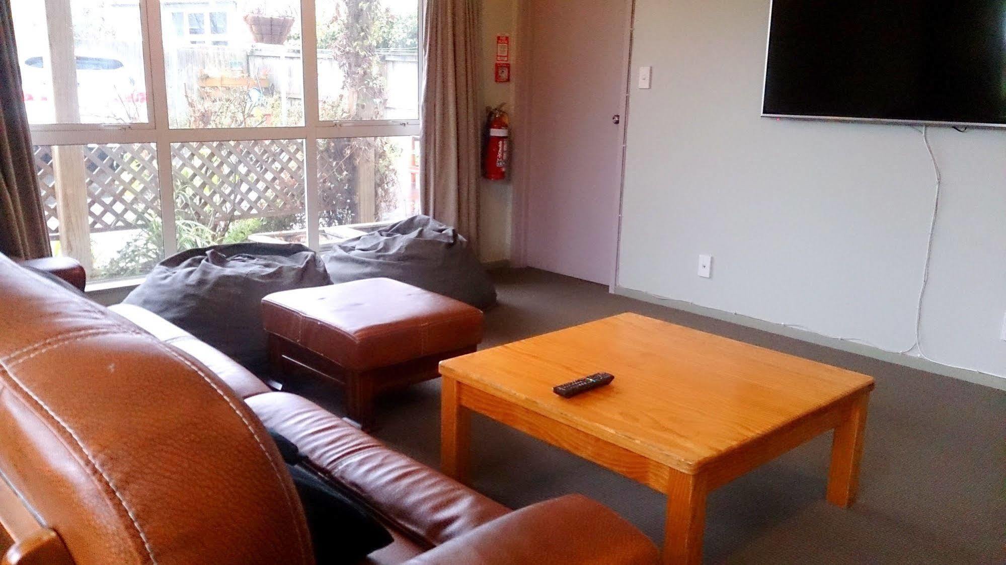 Kiwi House Hostel Крайстчёрч Экстерьер фото