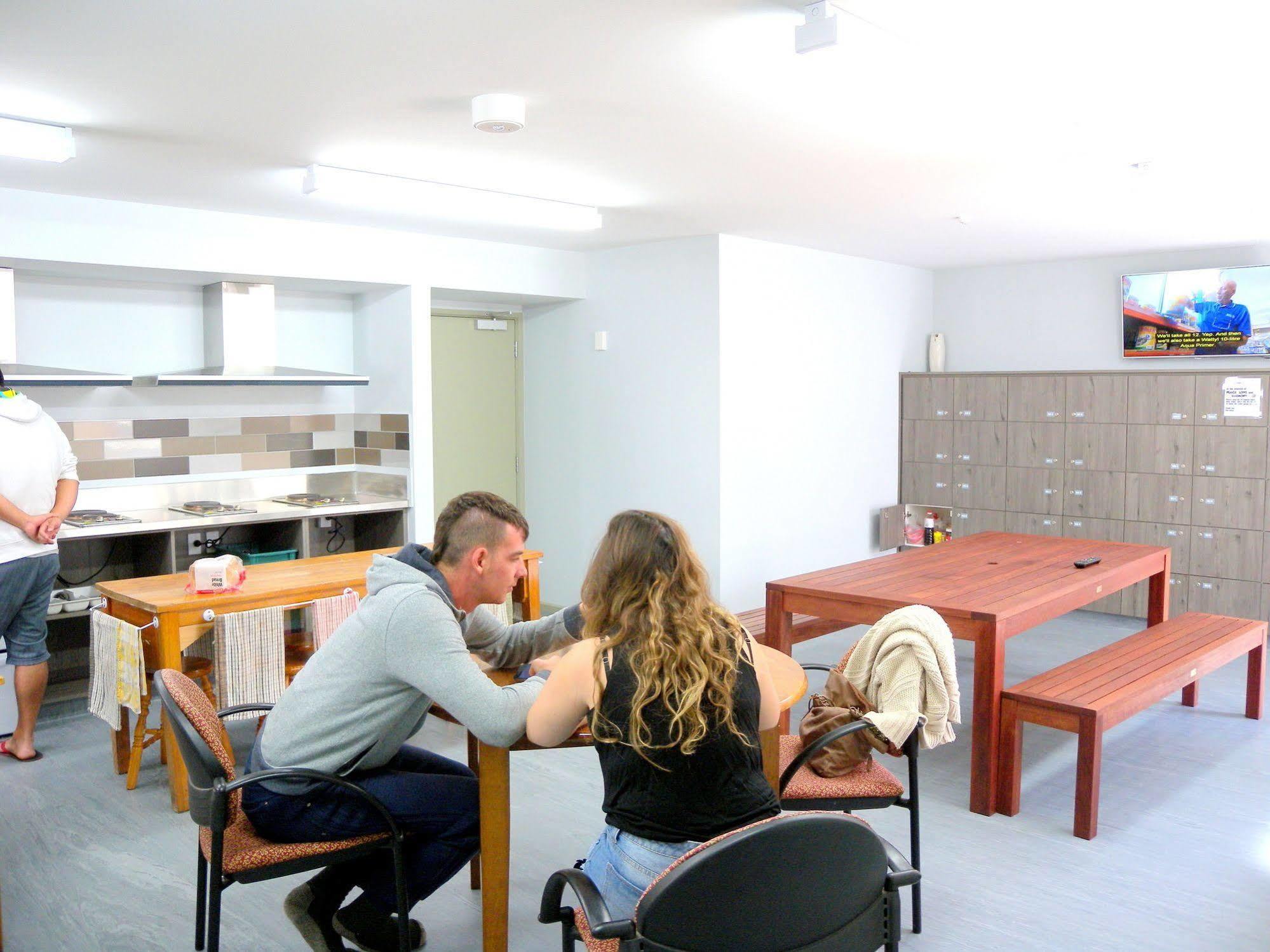 Kiwi House Hostel Крайстчёрч Экстерьер фото